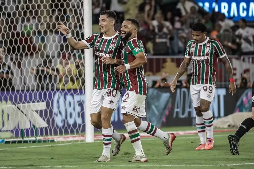 Show no Maracanã: Fluminense domina o Corinthians, vence fácil e assume a vice-liderança