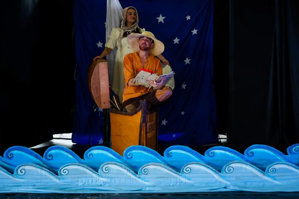 HOJE: Espetáculo gratuito transforma Ilha Comprida em palco de magia, cultura e diversão para crianças